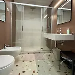 홈스테이 Un Passo Dal Treno Piazza Vittorio Veneto 36-salerno Station
