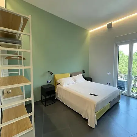 Un Passo Dal Treno Piazza Vittorio Veneto 36-salerno Station Homestay Salerno